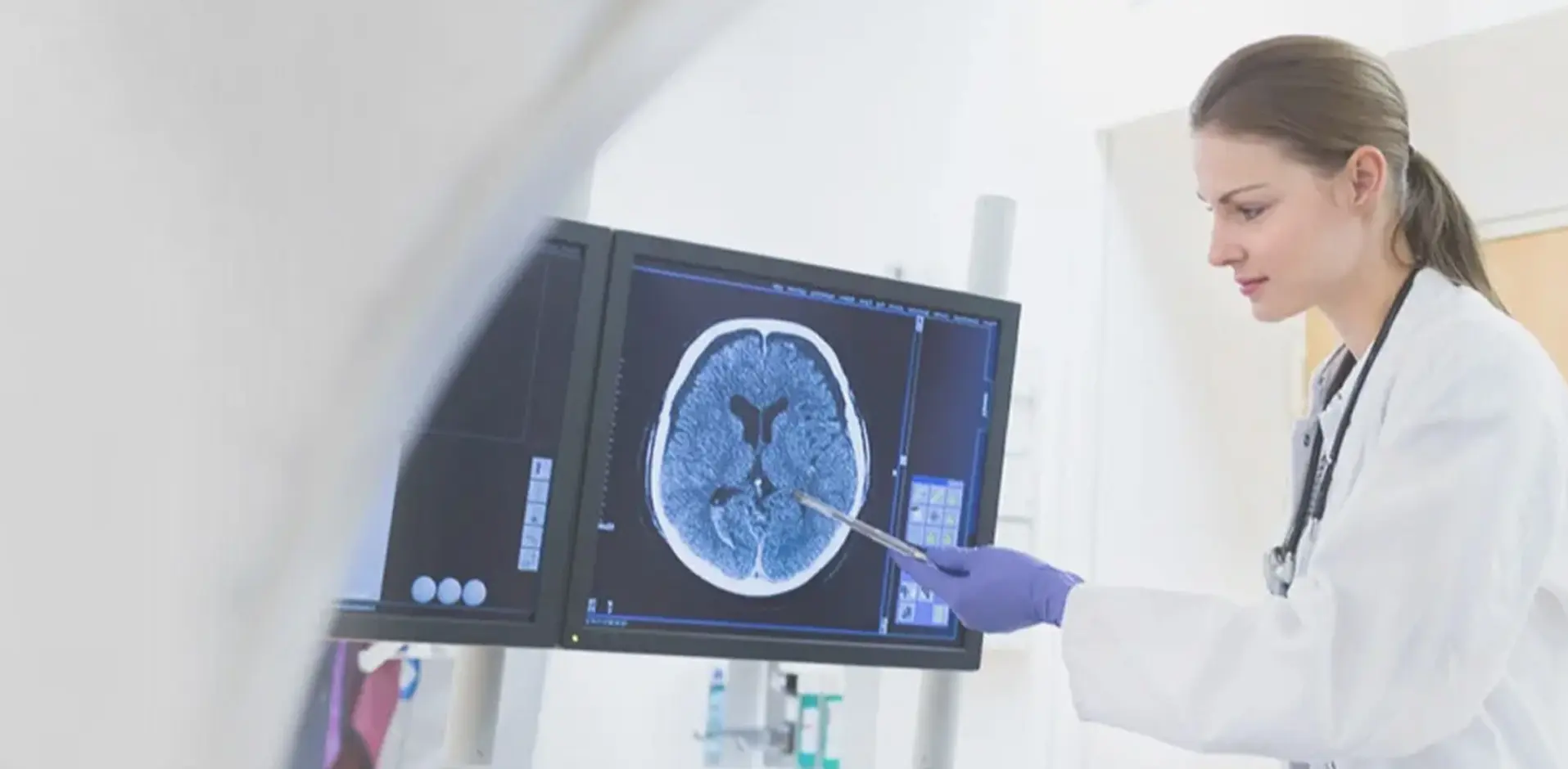 Multislice Bilgisayarlı Tomografi Bilgisayarlı tomografide x ışınları veren bir tüp ile bu ışınları tutan dedektörler bulunur. Hasta ise bu ikisinin ortasındadır.